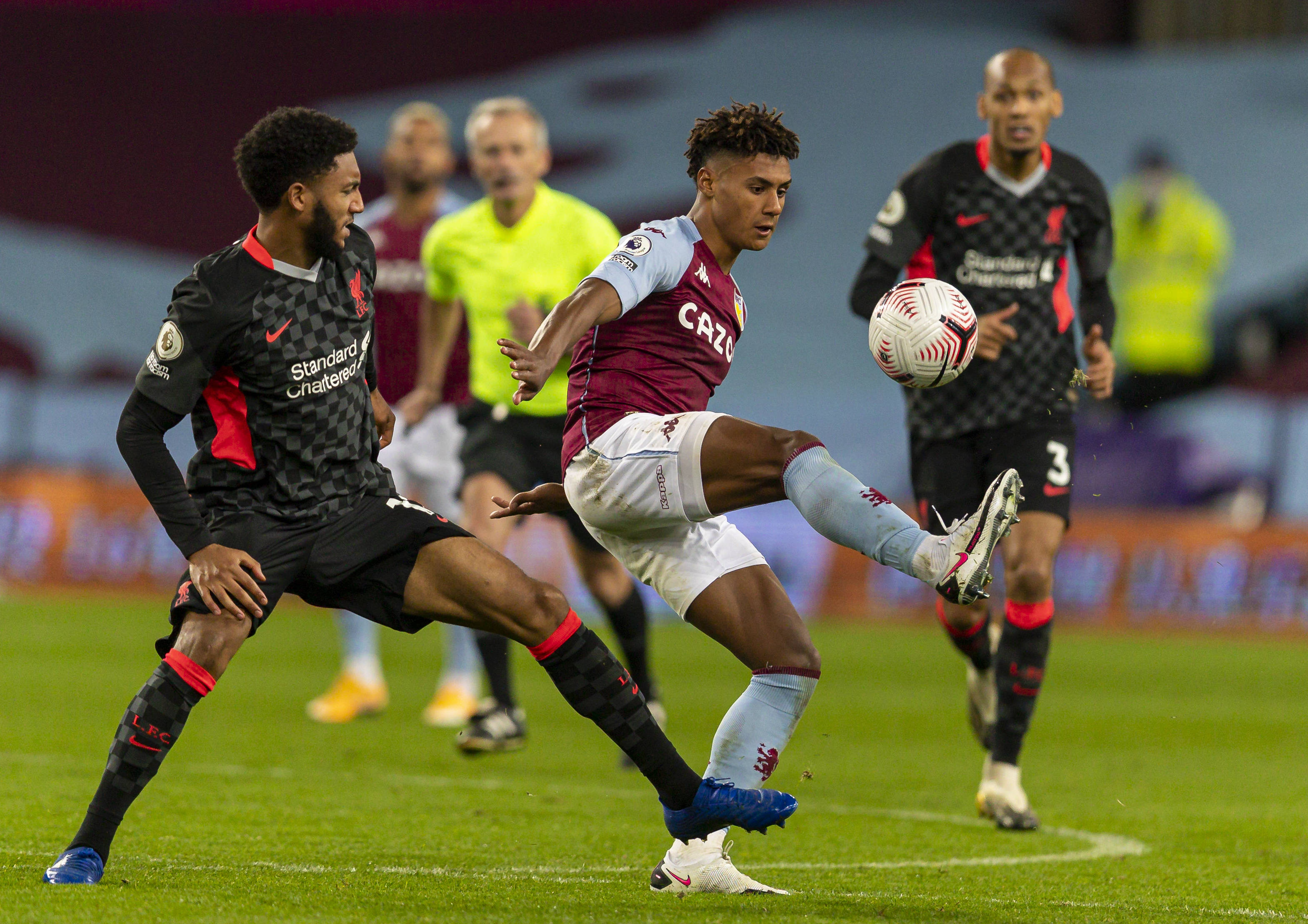 装备背后的 装备背后的